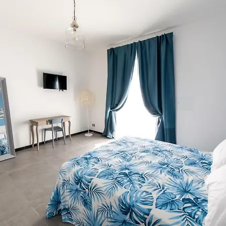 Monca's House Bed & Breakfast 2*